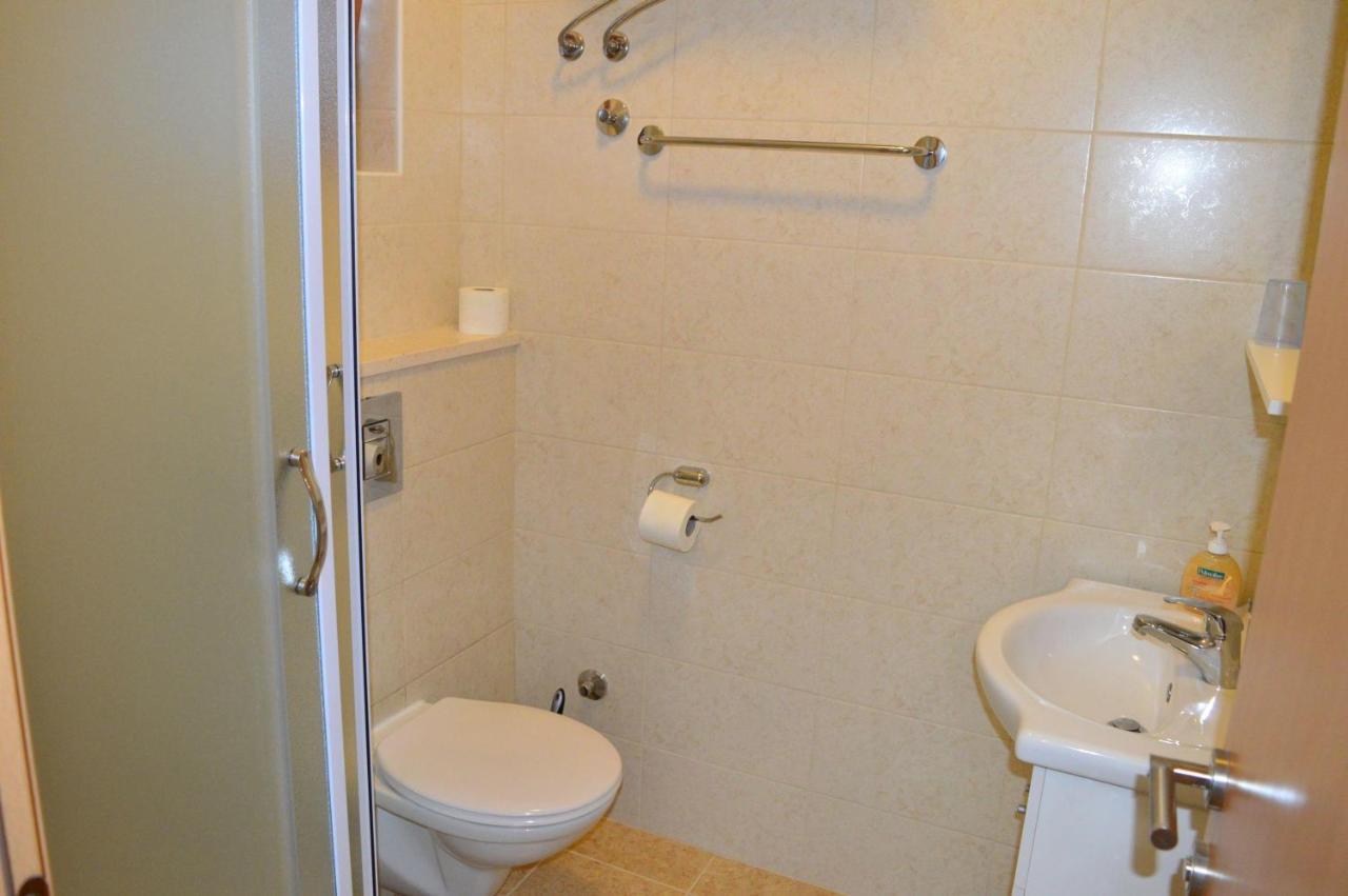 Apartments Vilim Tisno Exterior foto